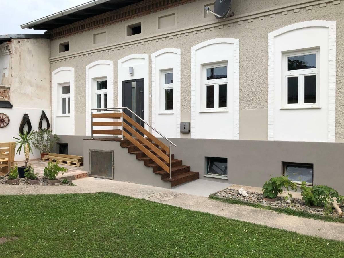 Riesling House Laa Apartment Laa an der Thaya Bagian luar foto